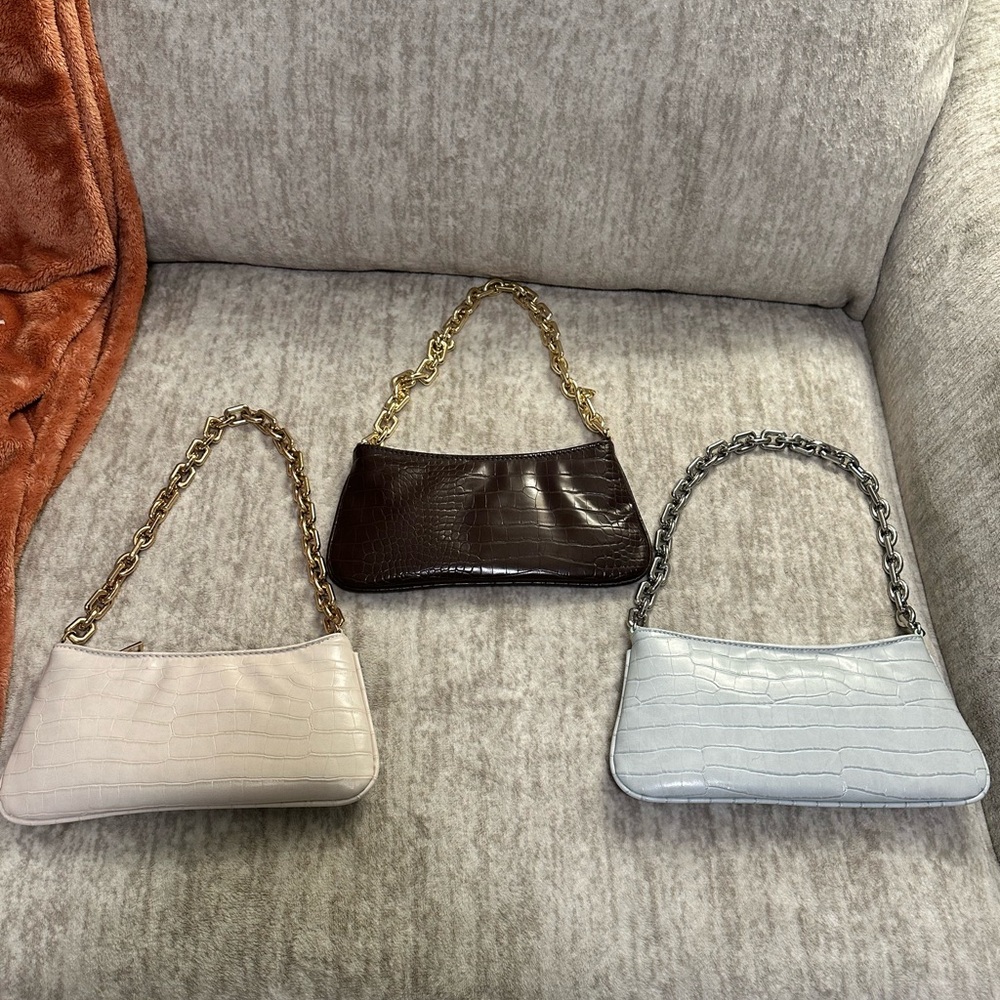 Elegant Croc-Embossed Chain Shoulder Bag